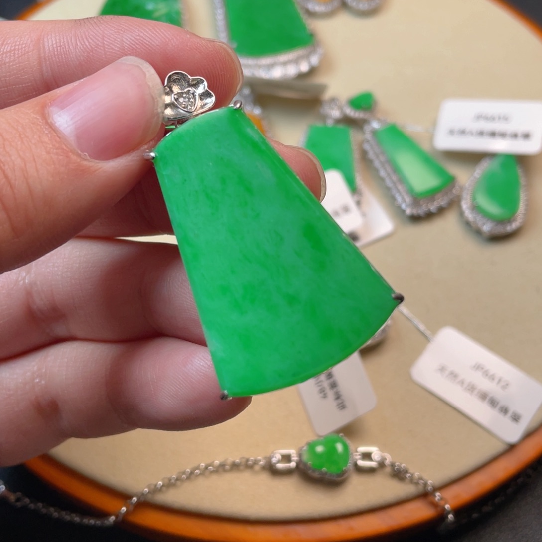 翡翠吊坠(不含链)银S925镶嵌