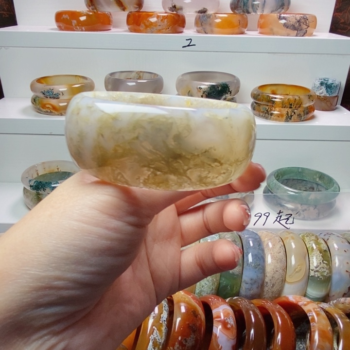 玛瑙/玉髓手镯未镶嵌60