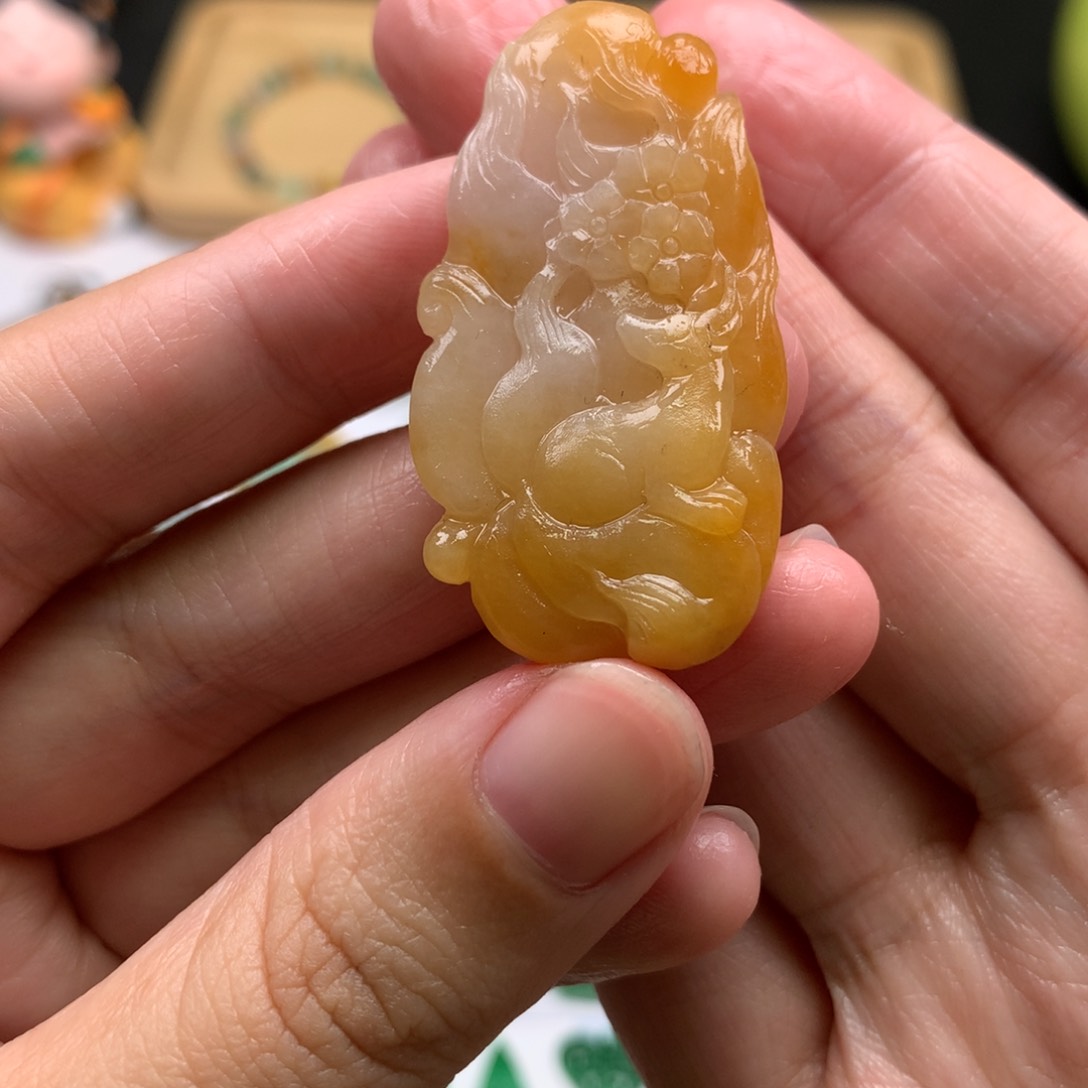 定制翡翠未镶嵌九尾狐