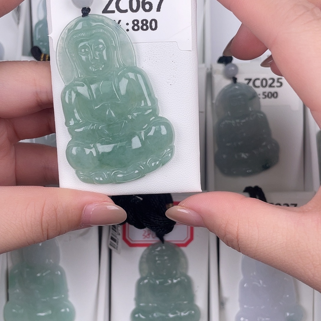 翡翠未镶嵌颈饰zc067