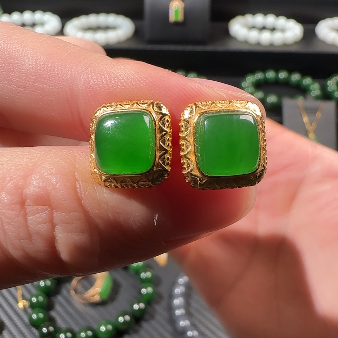 和田玉（碧玉）未镶嵌耳饰