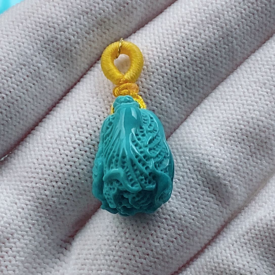 绿松石配饰未镶嵌赫*