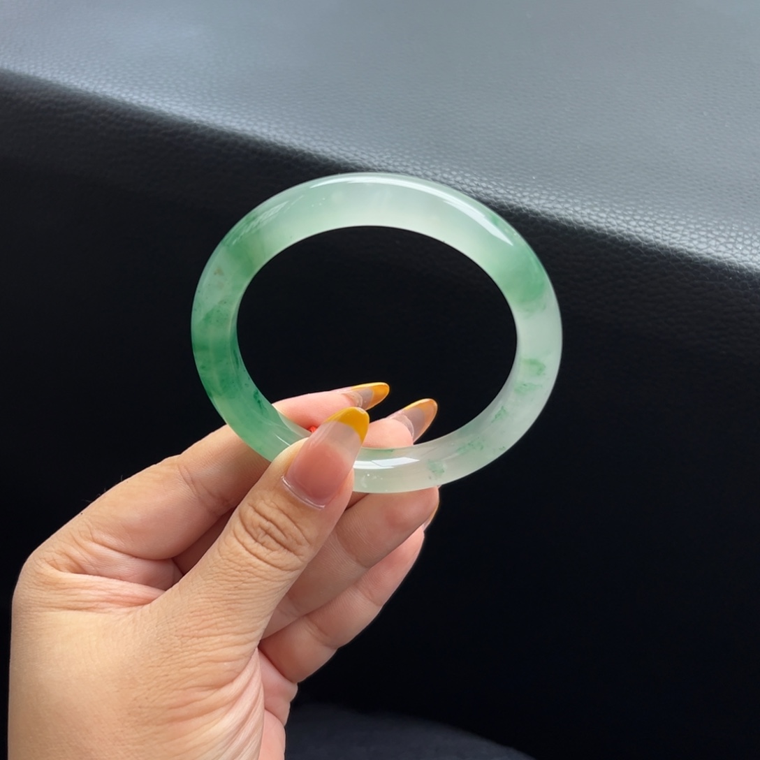 未镶嵌手镯石英质玉59.7