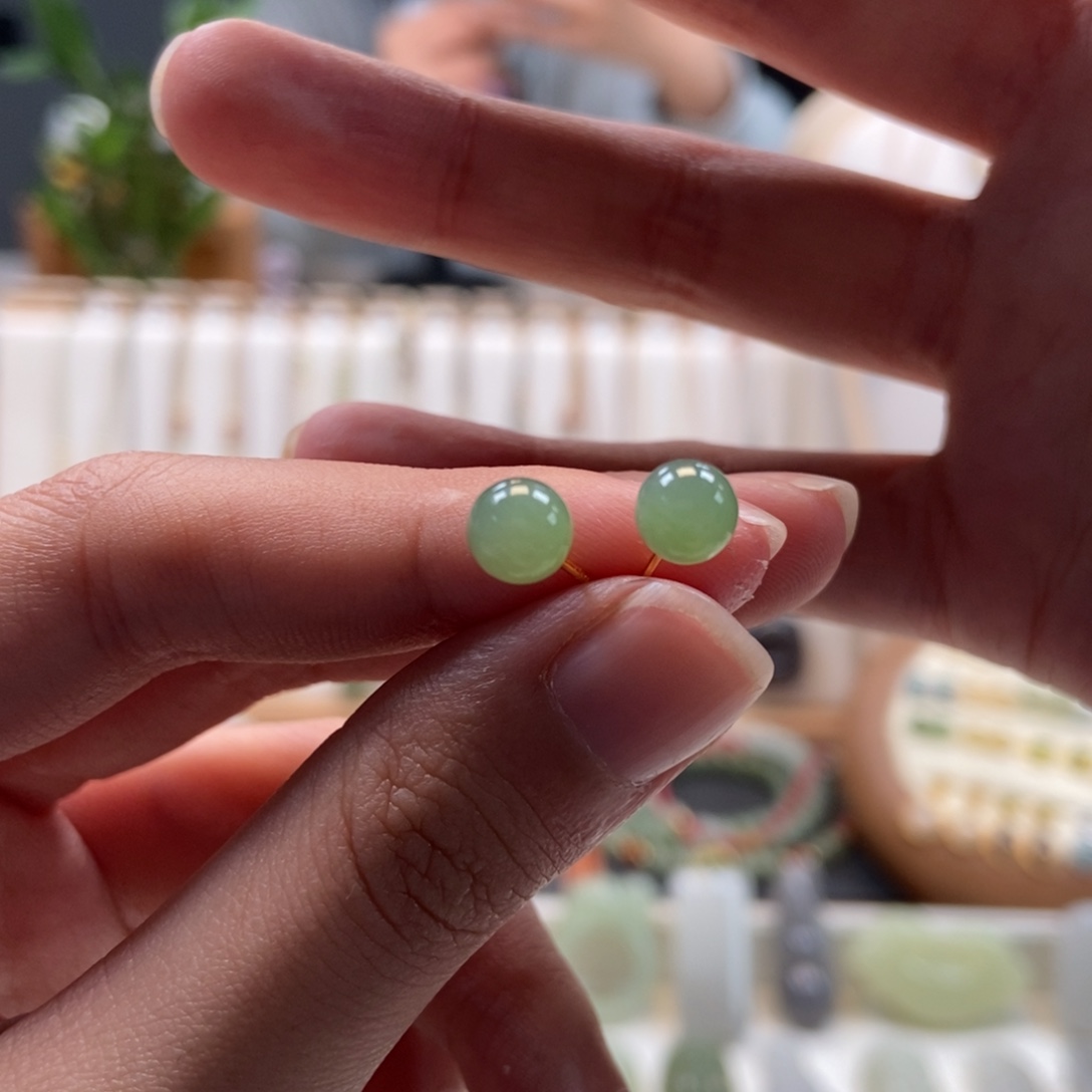 和田玉银S925镀金镶嵌耳饰卡六碧玉