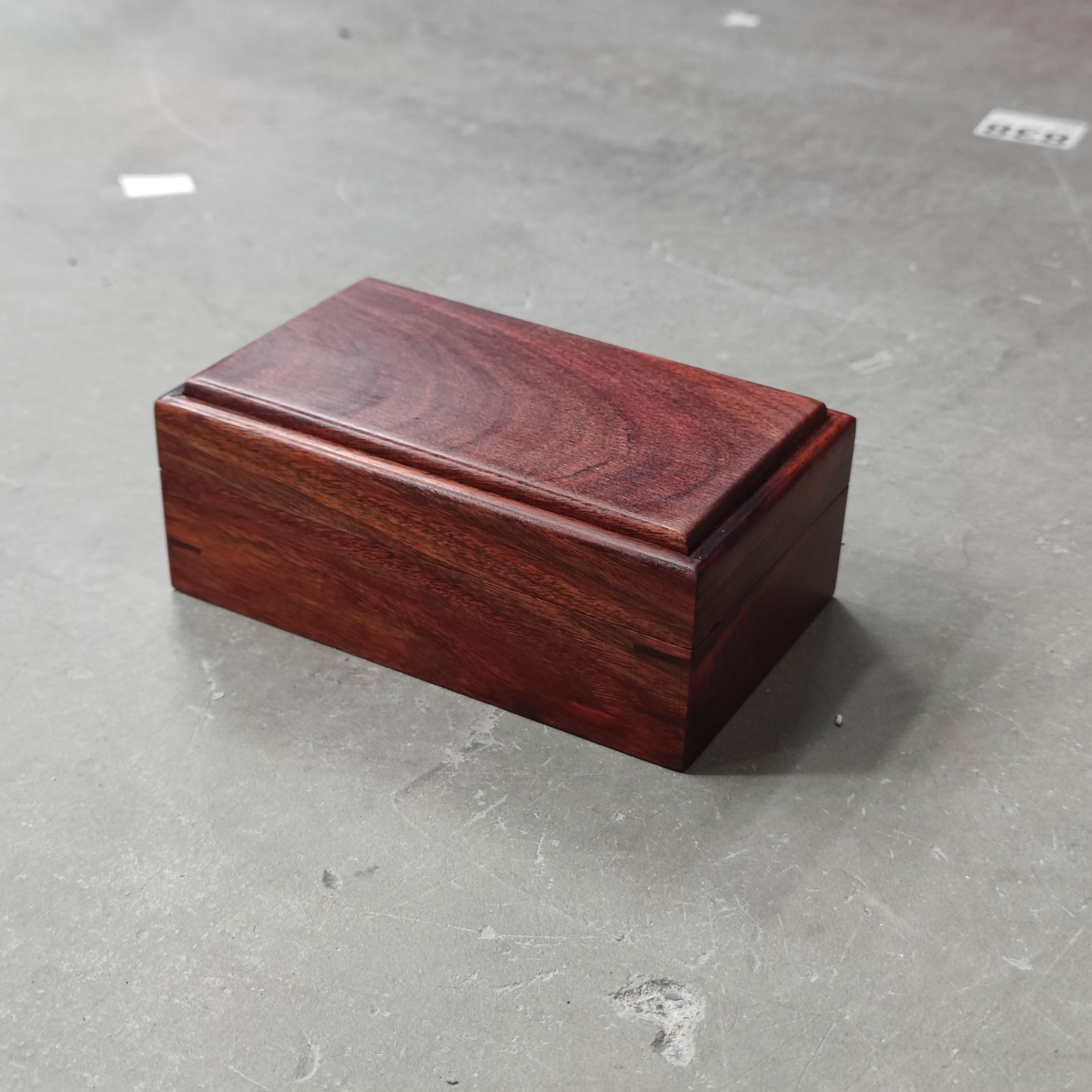 054 血檀全独板15*9*6天地盖饰品盒