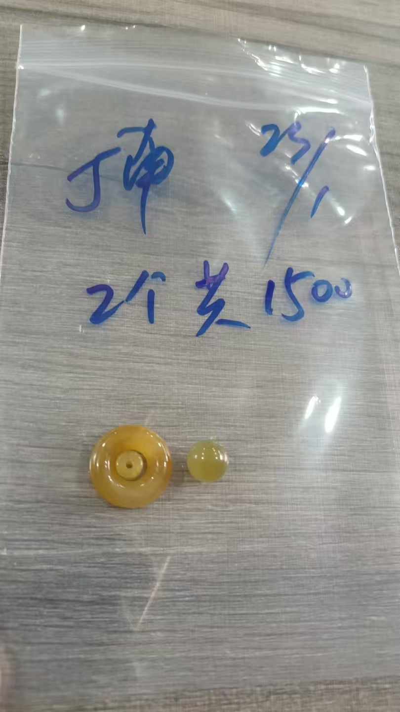 天然缅甸翡翠挂件