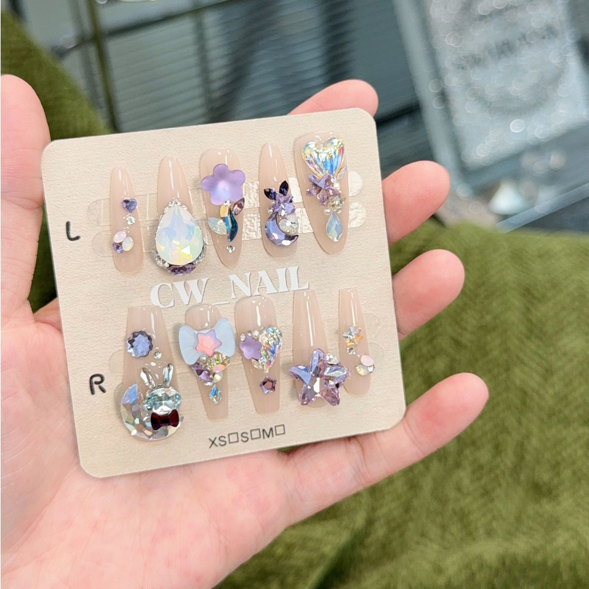 【月饼兔兔】— CW限定款AB气球心兔兔（默认蛋白钻）施家全华穿戴甲