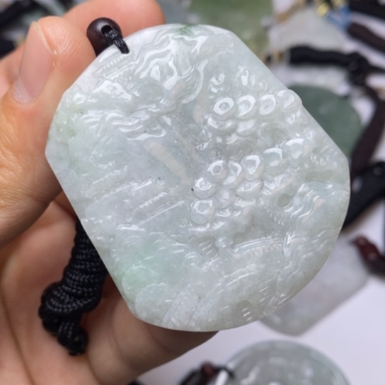 翡翠未镶嵌颈饰翡翠