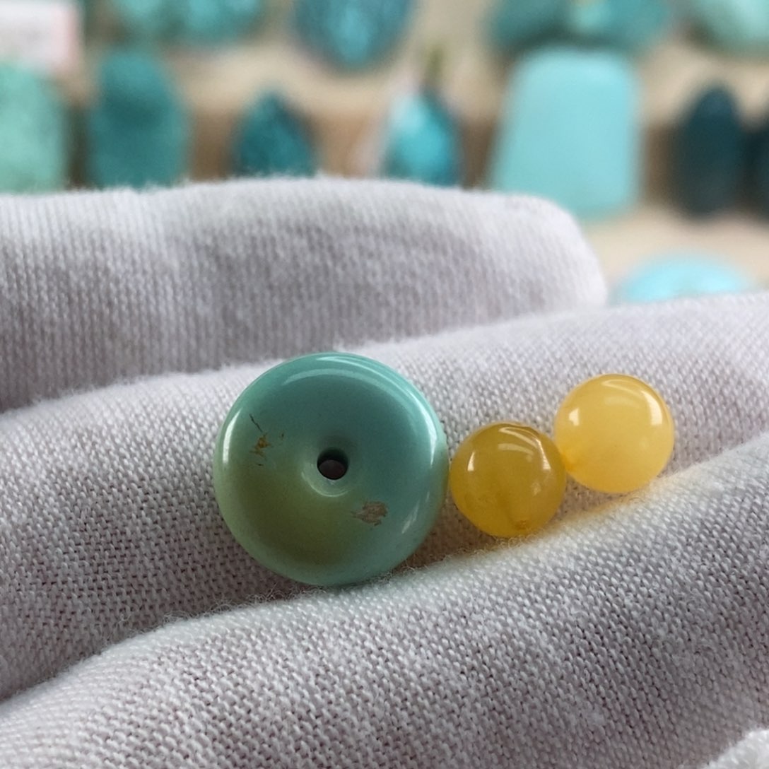 琥珀珠宝奇石未镶嵌