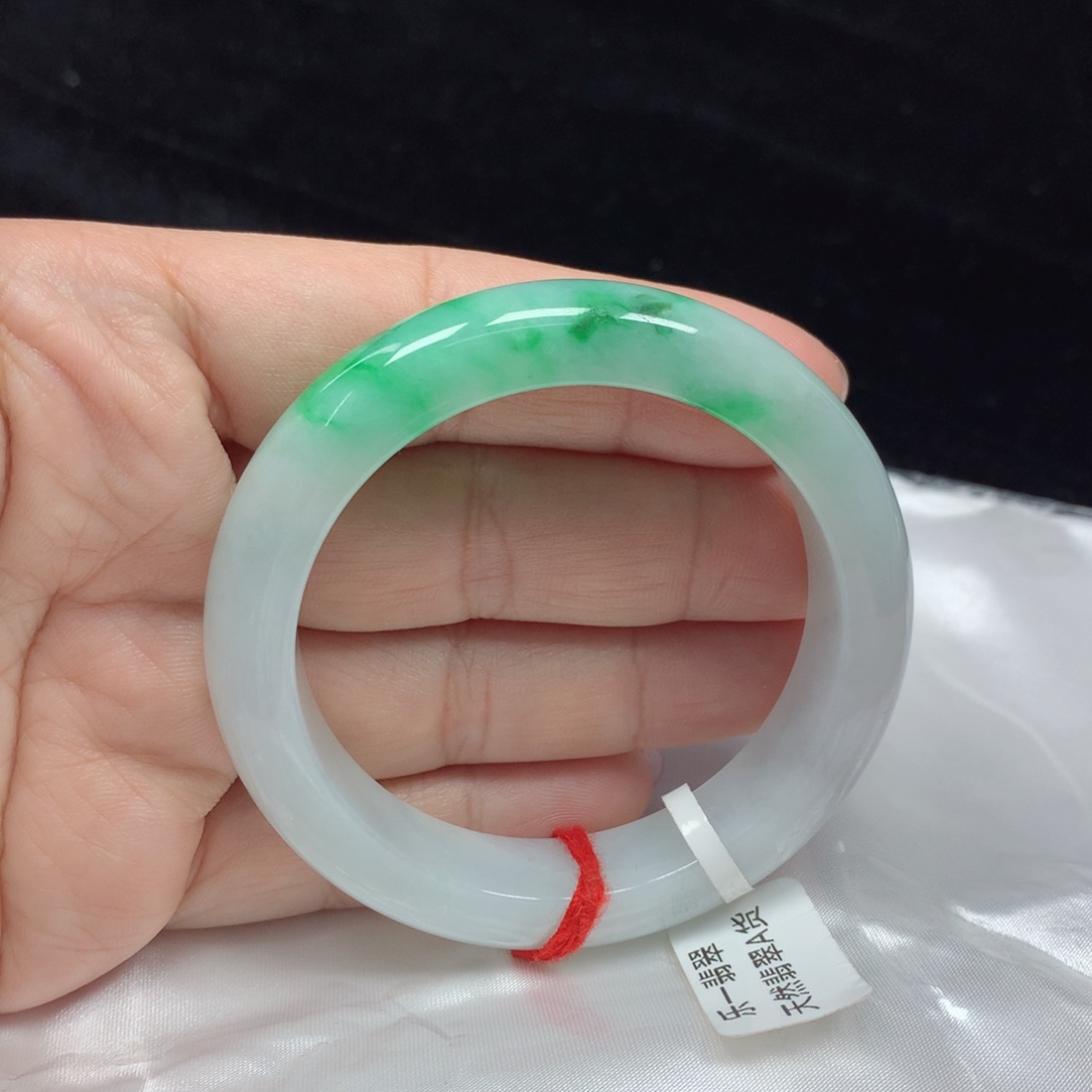 翡翠手镯未镶嵌正圈52.5