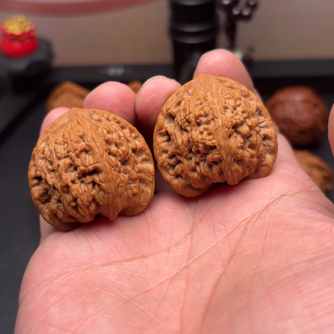 文玩核桃把件红玛瑙