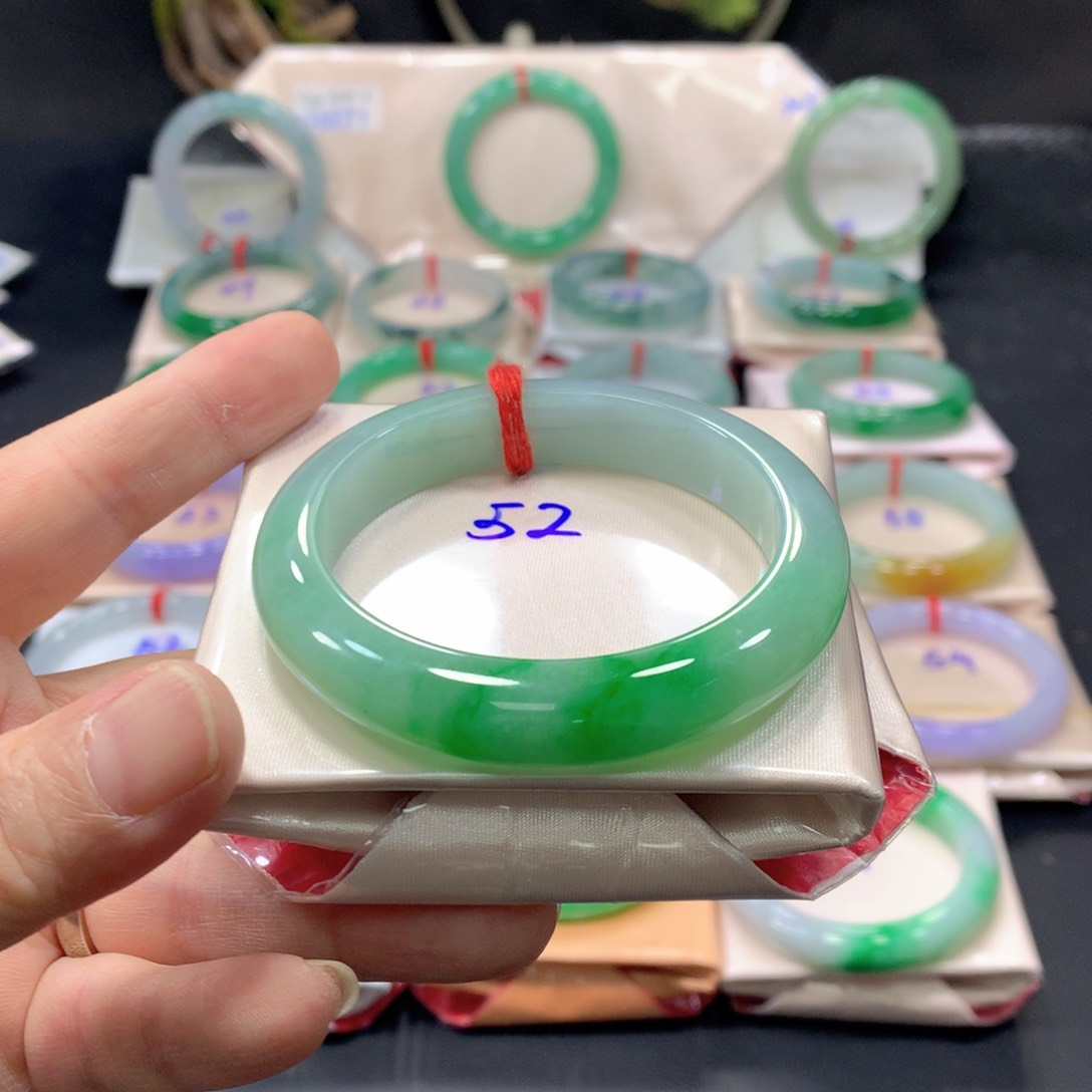 未镶嵌手镯翡翠52圈口