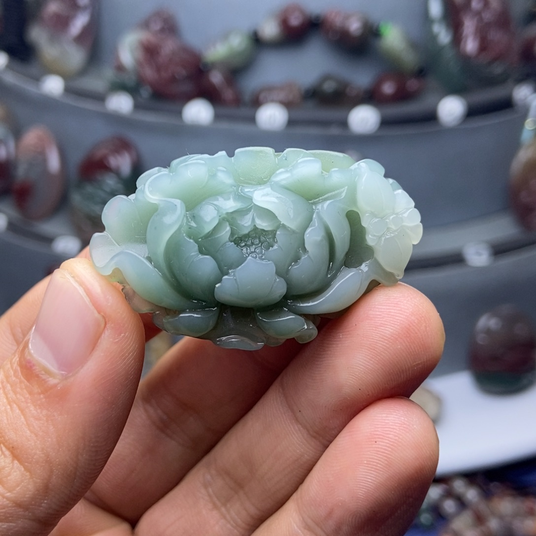 鞠***龙玛瑙/玉髓未镶嵌颈饰