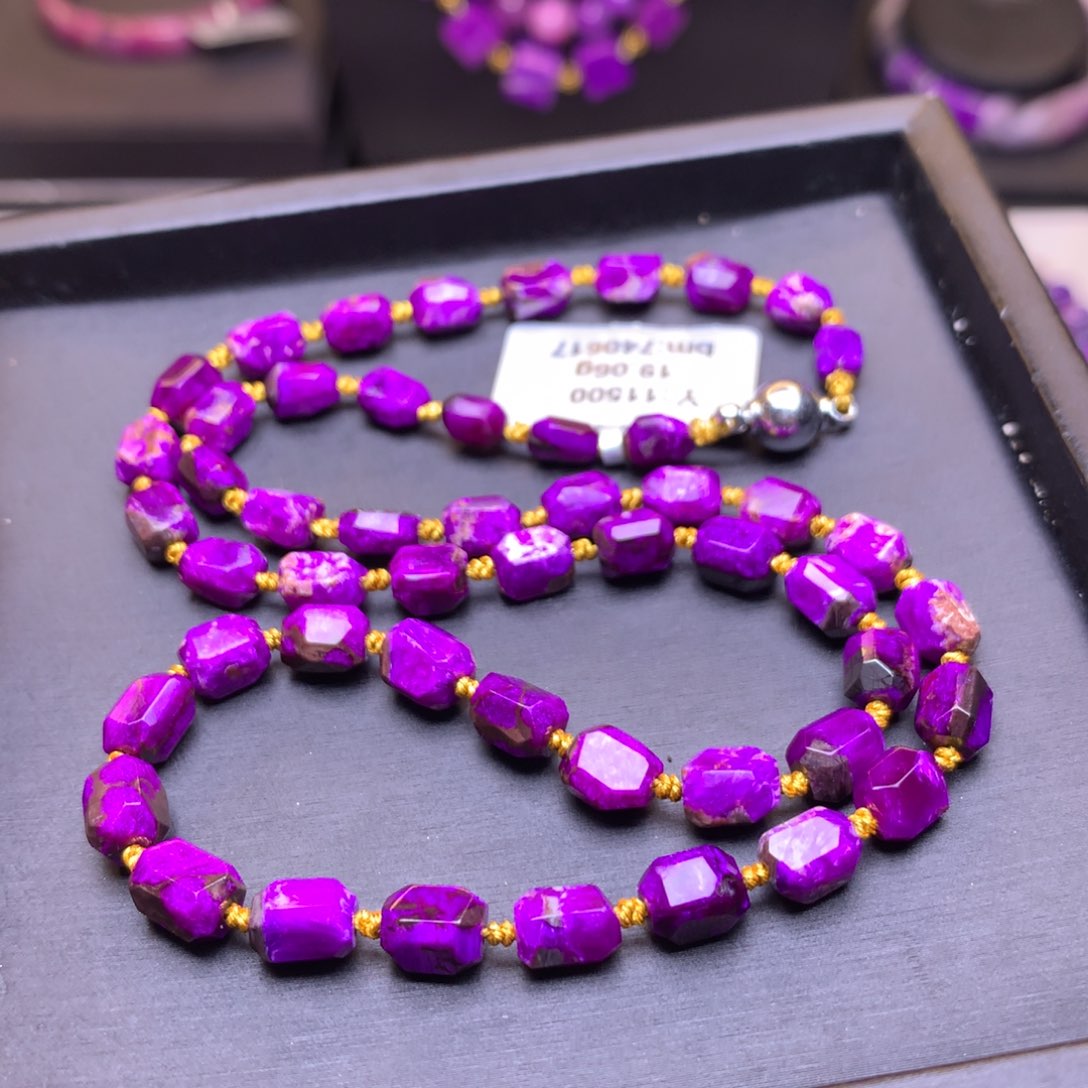 未镶嵌苏纪石（舒俱来）项链