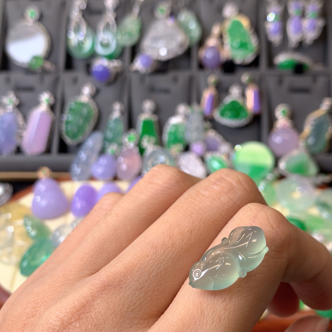 翡翠颈饰未镶嵌裸石