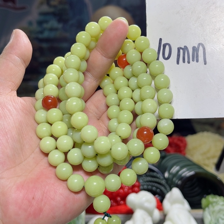 蛇纹石玉颈饰未镶嵌