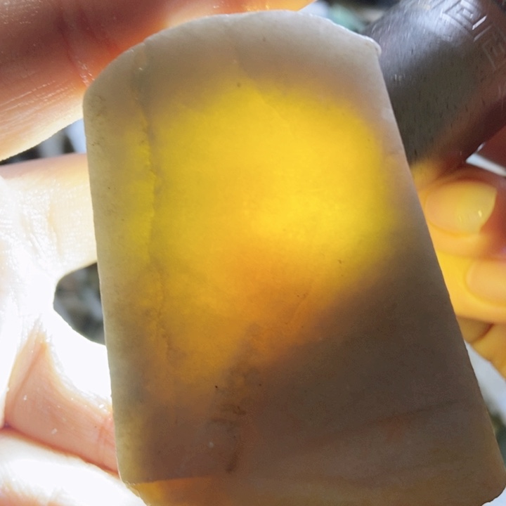 翡翠颈饰未镶嵌天然翡翠