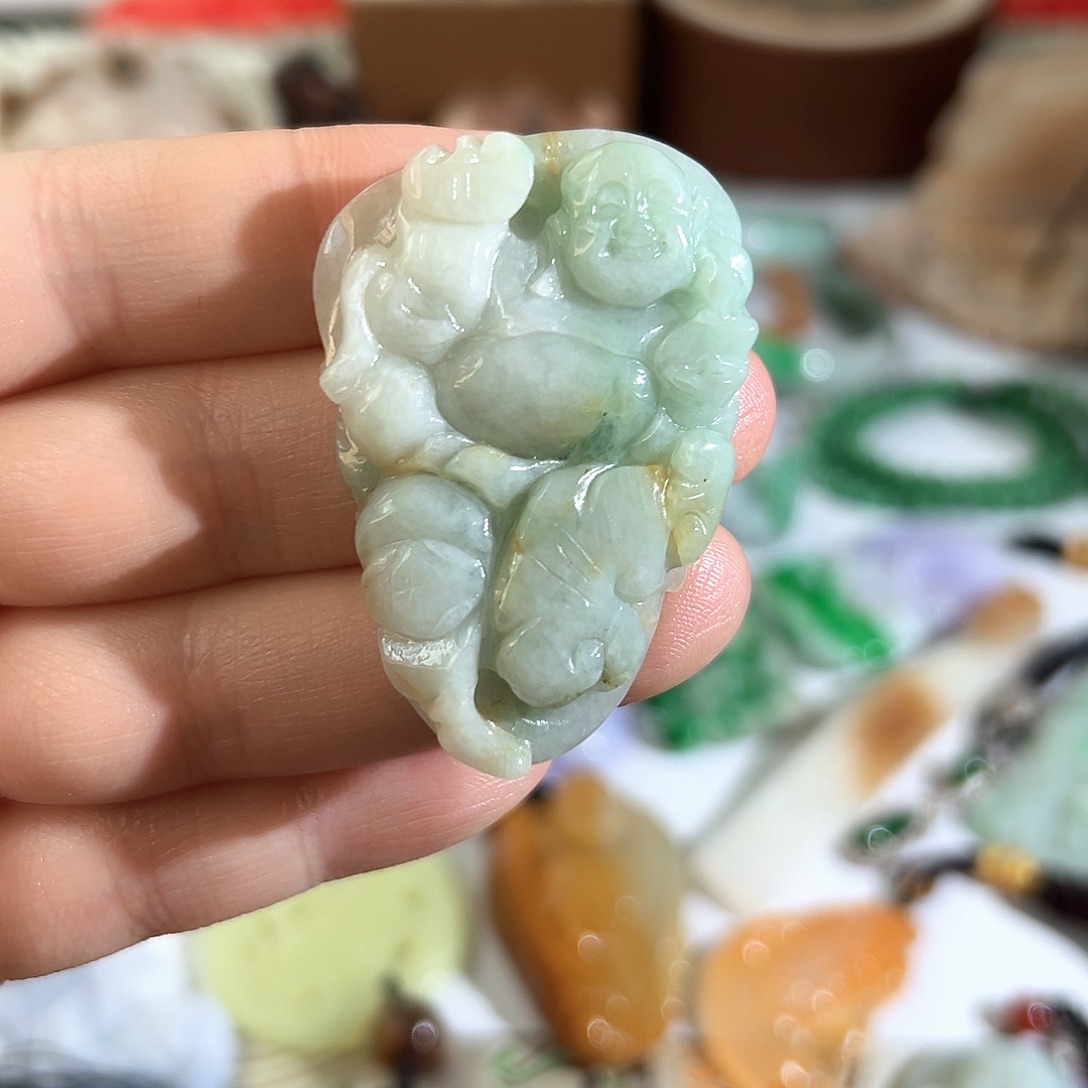 翡翠未镶嵌颈饰翡翠弥勒佛有纹特价