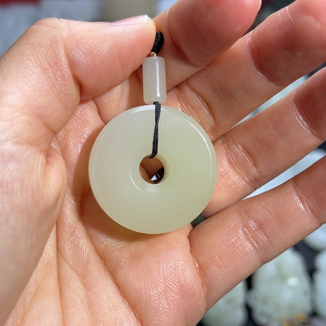 和田玉吊坠(赠链)未镶嵌