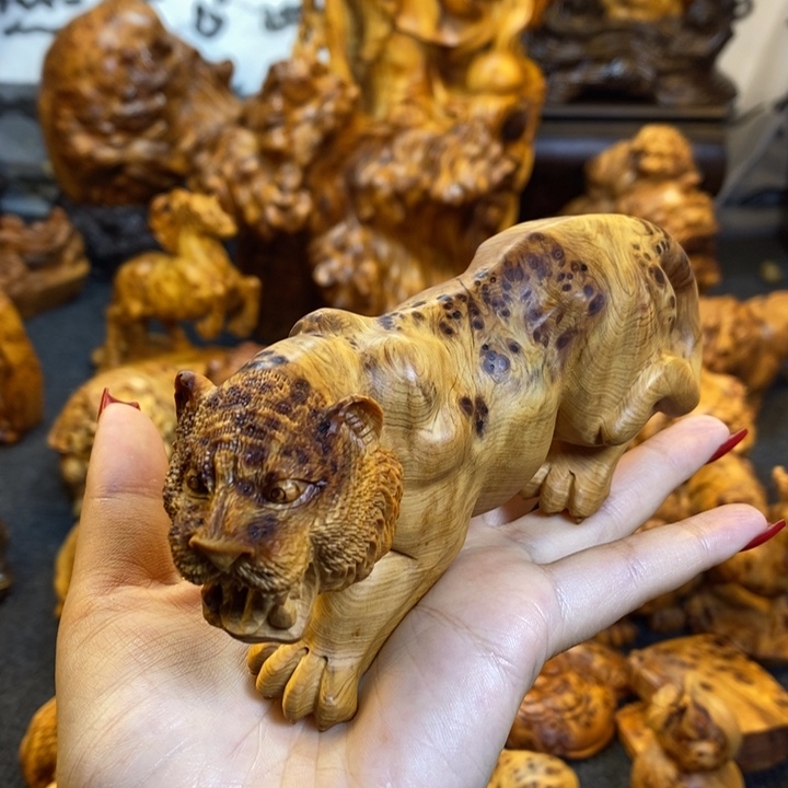 ****㤫崖柏老虎手把件手把件手把件