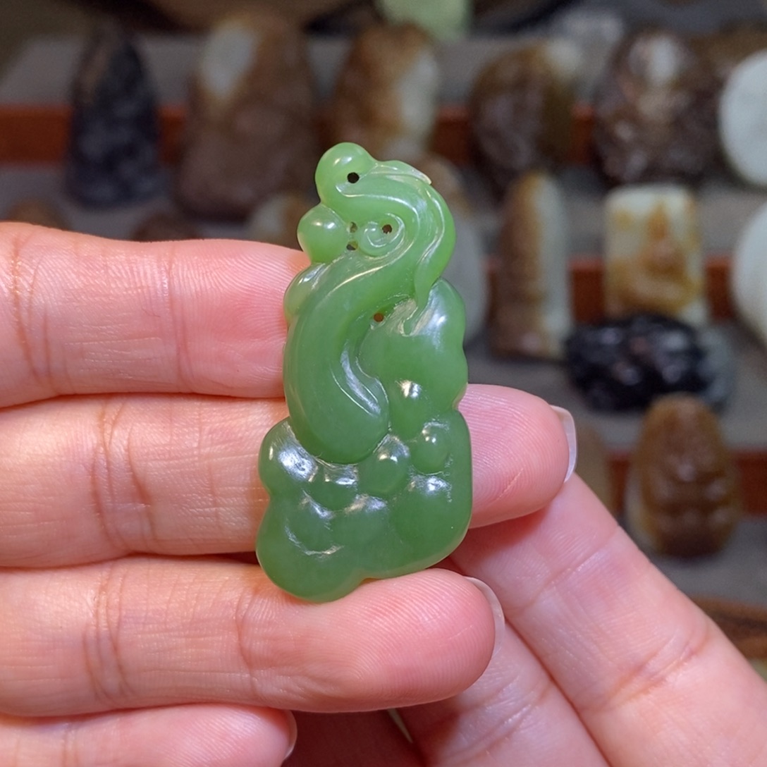 颈饰未镶嵌和田玉（碧玉）如意锁