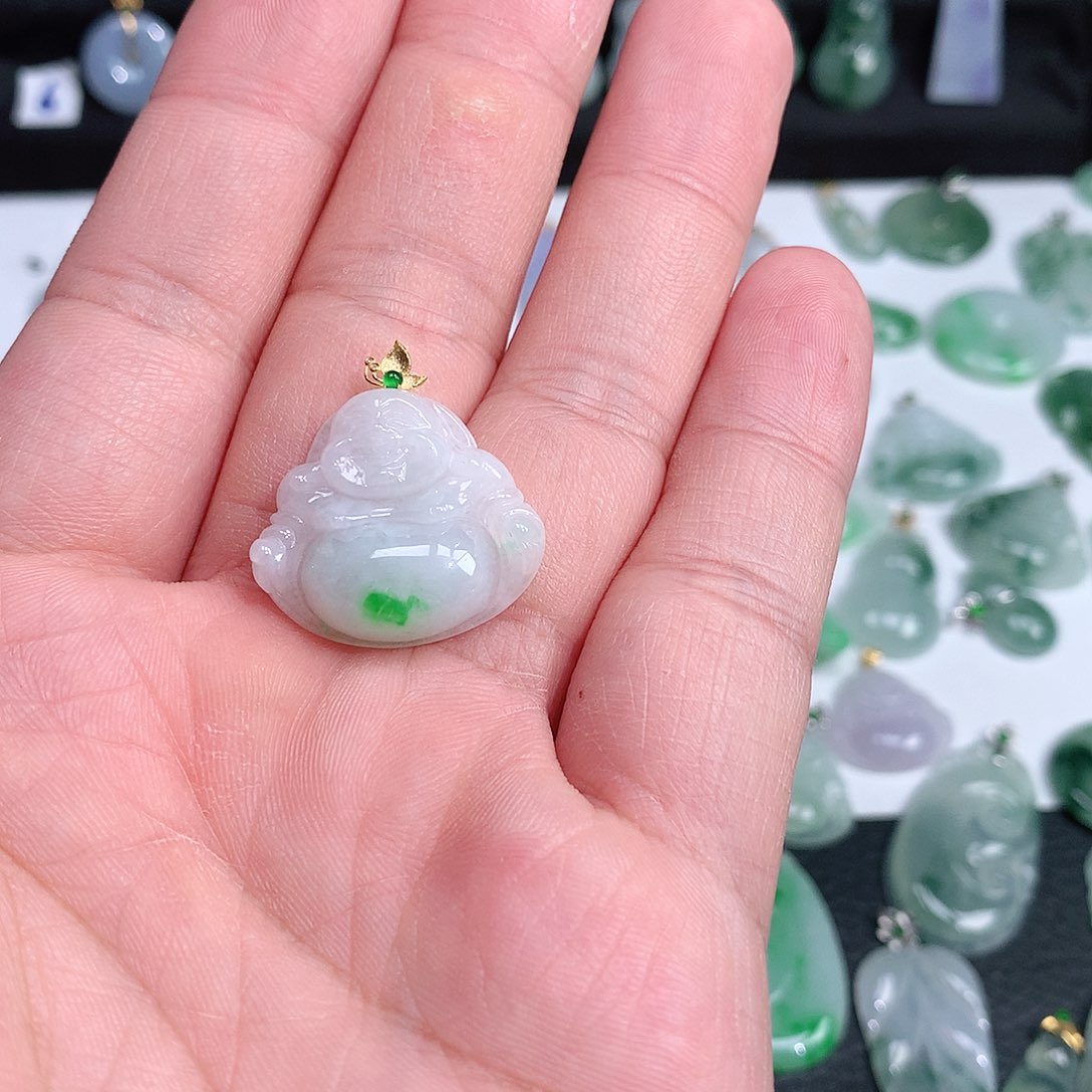 翡翠颈饰未镶嵌翡翠