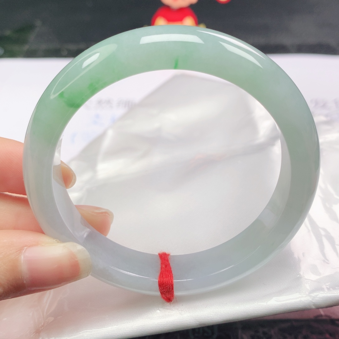翡翠未镶嵌手镯正