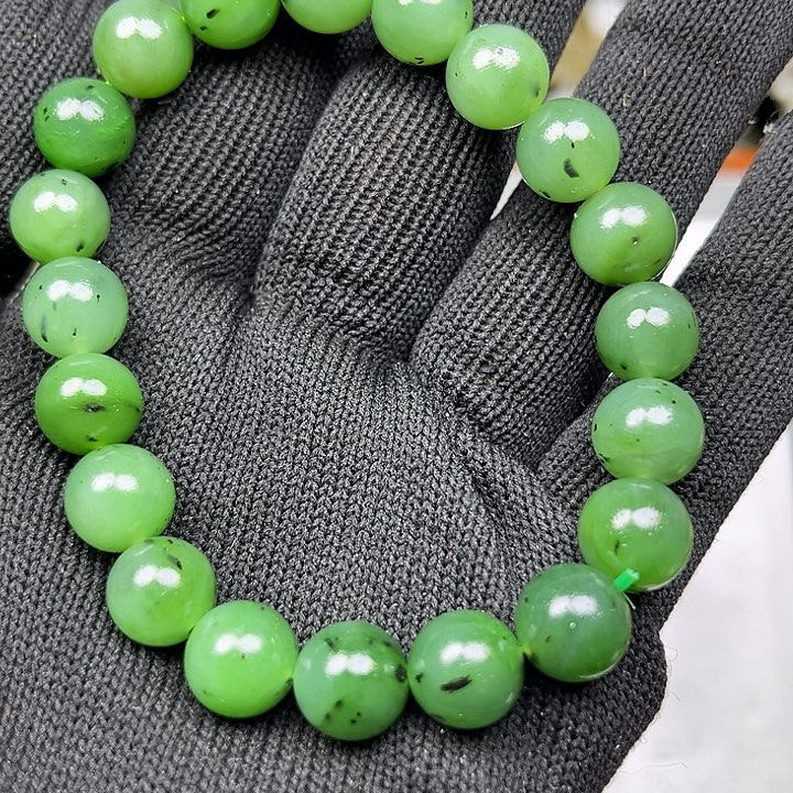 未镶嵌和田玉（翠青玉）珠宝奇石