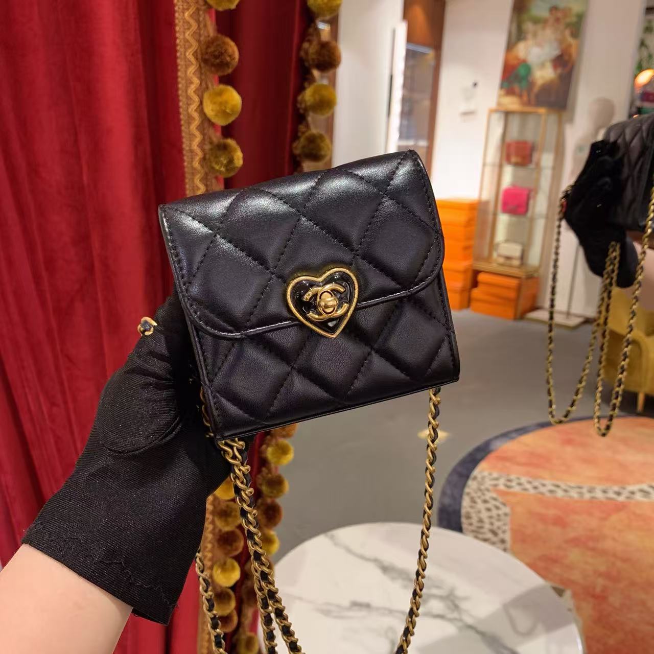 95新 Chanel/香奈儿 23s爱心珐琅扣小废包黑金芯片款/13837373