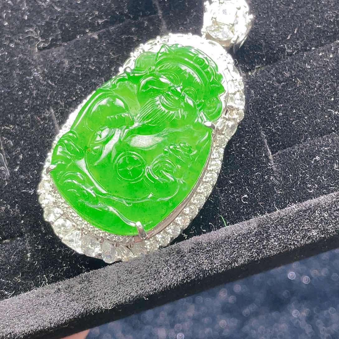 翡翠颈饰未镶嵌85，