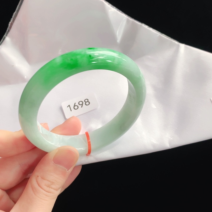 翡翠手镯未镶嵌天然翡翠手镯01