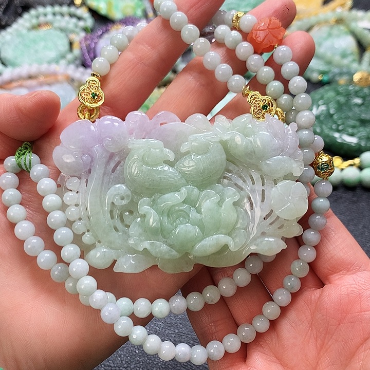 翡翠颈饰未镶嵌吊坠