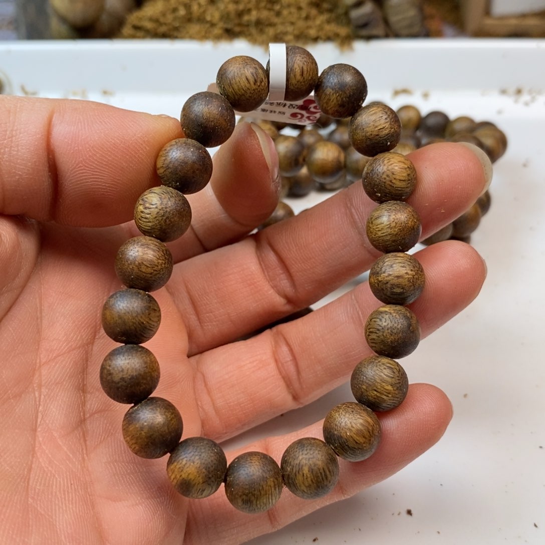 沉香手串绿棋楠规格1.0*7多样性发货