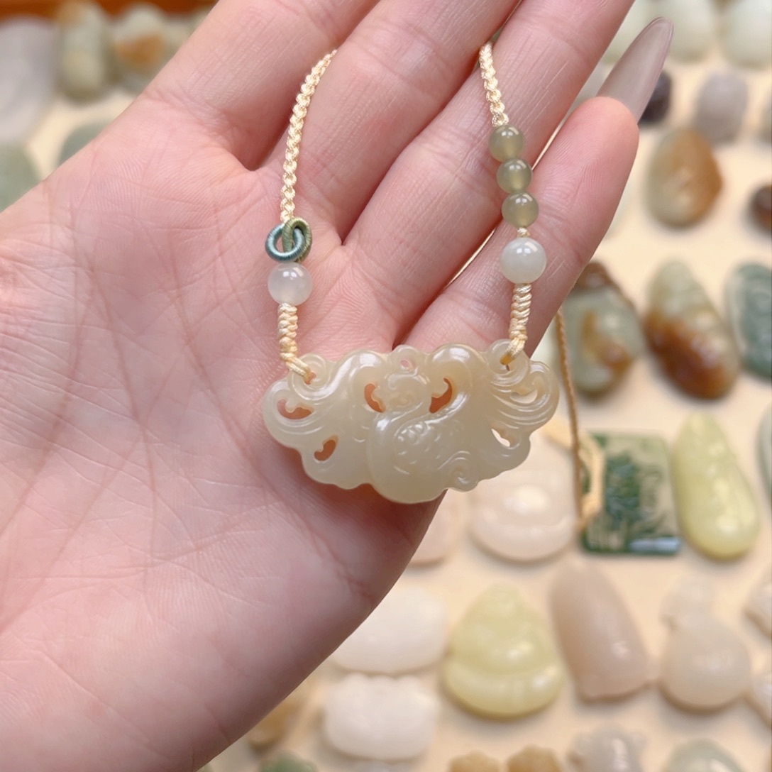 和田玉颈饰未镶嵌