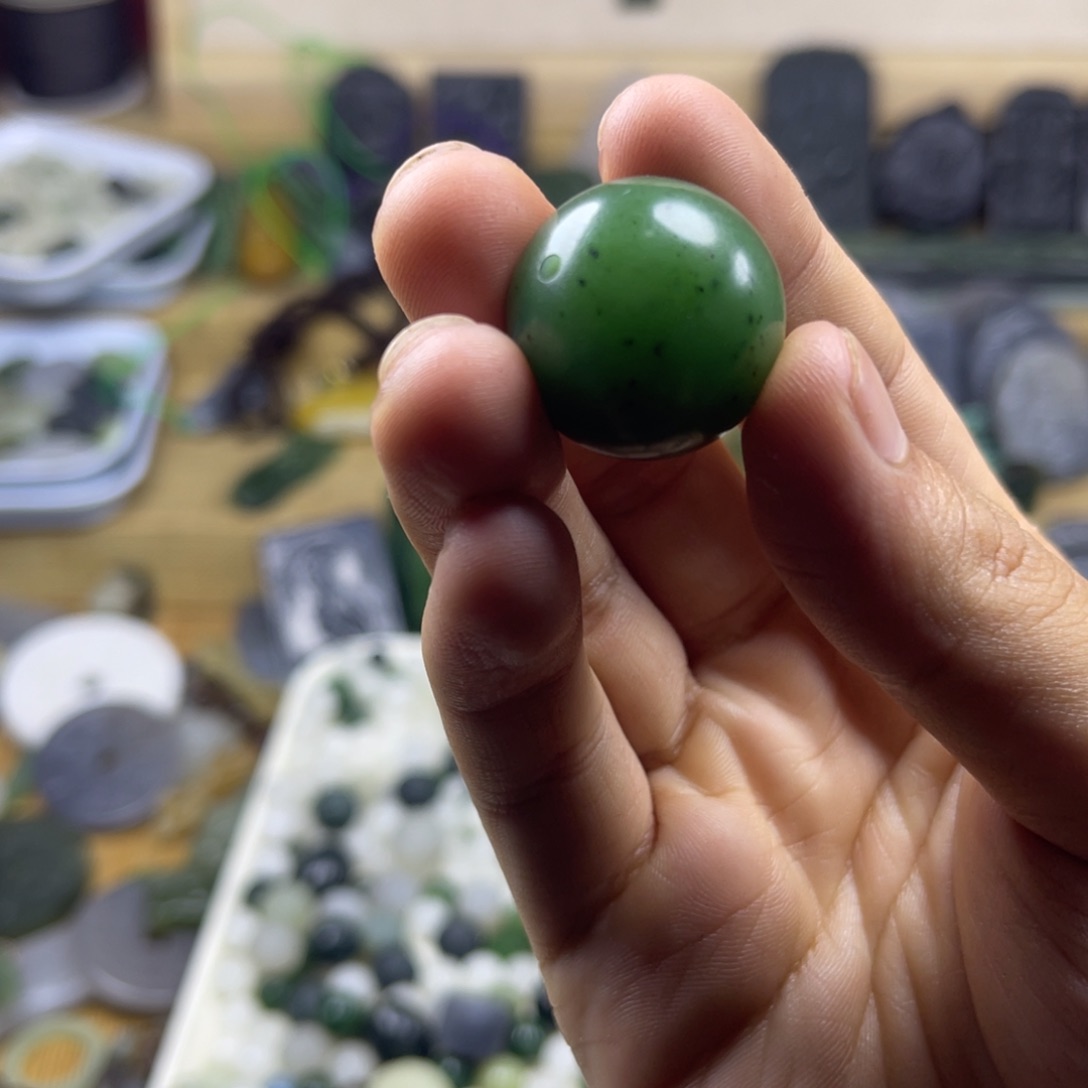 和田玉未镶嵌颈饰l****