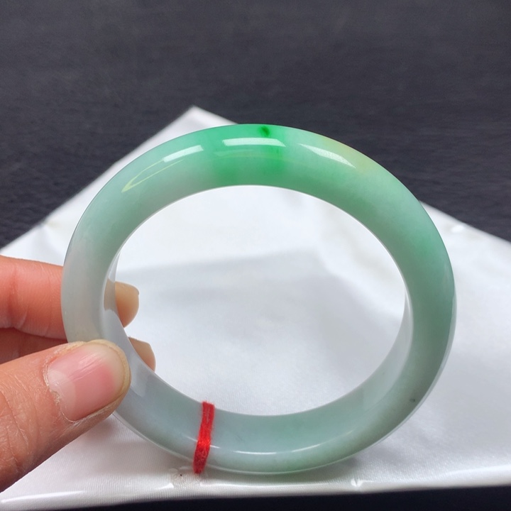 翡翠手镯未镶嵌57圈