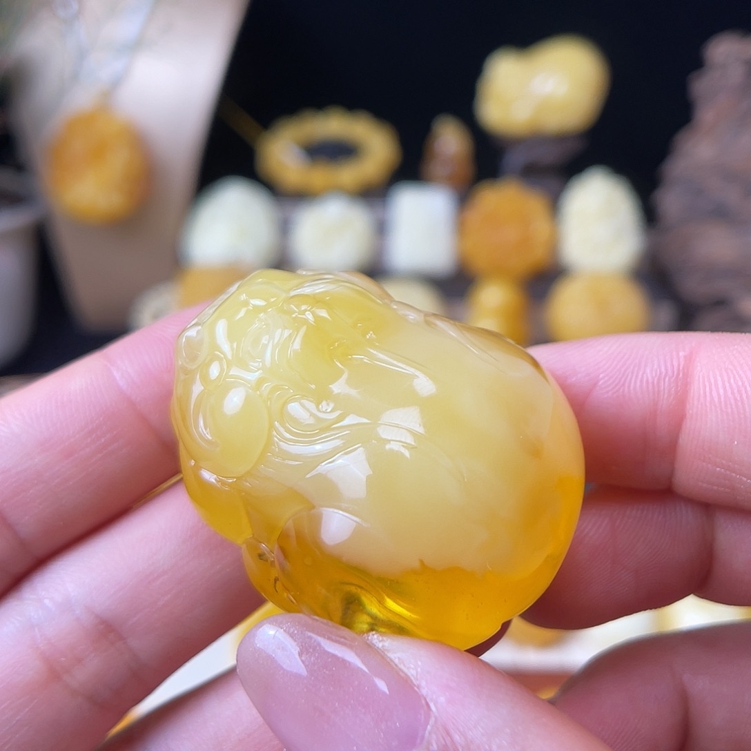 琥珀未镶嵌珠宝奇石