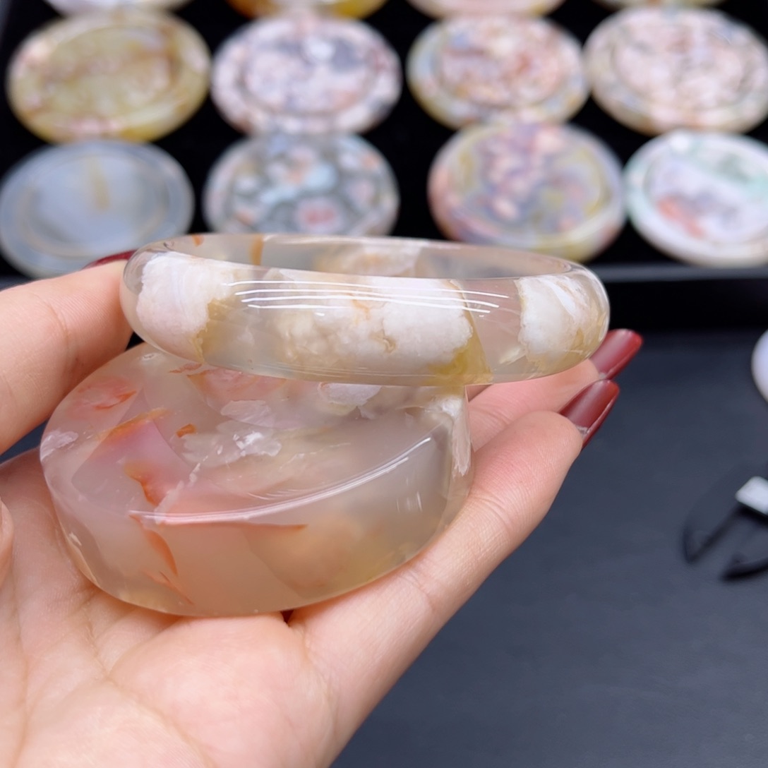 玛瑙/玉髓手镯未镶嵌59