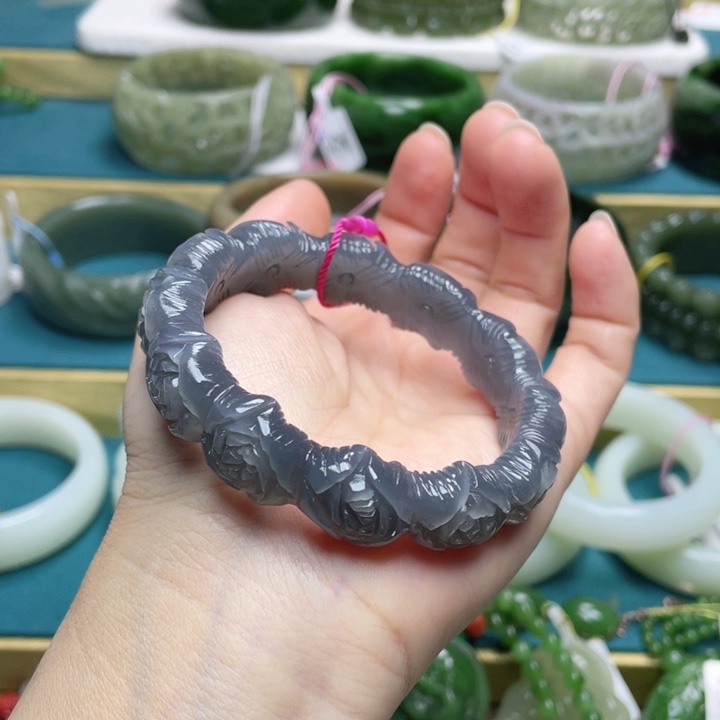 和田玉手镯55圈口 编号94未镶嵌