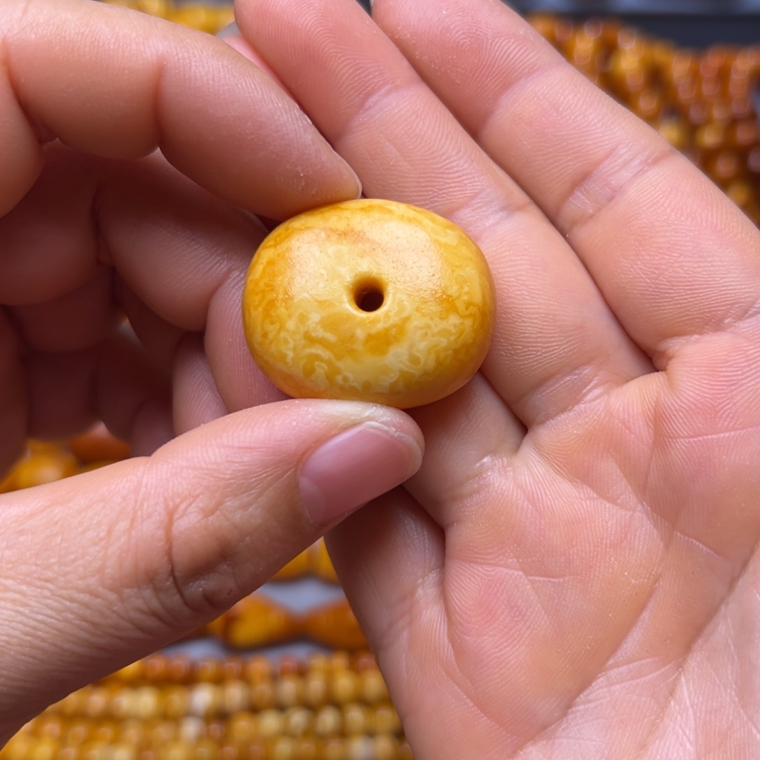 琥珀未镶嵌吊坠(不含链)