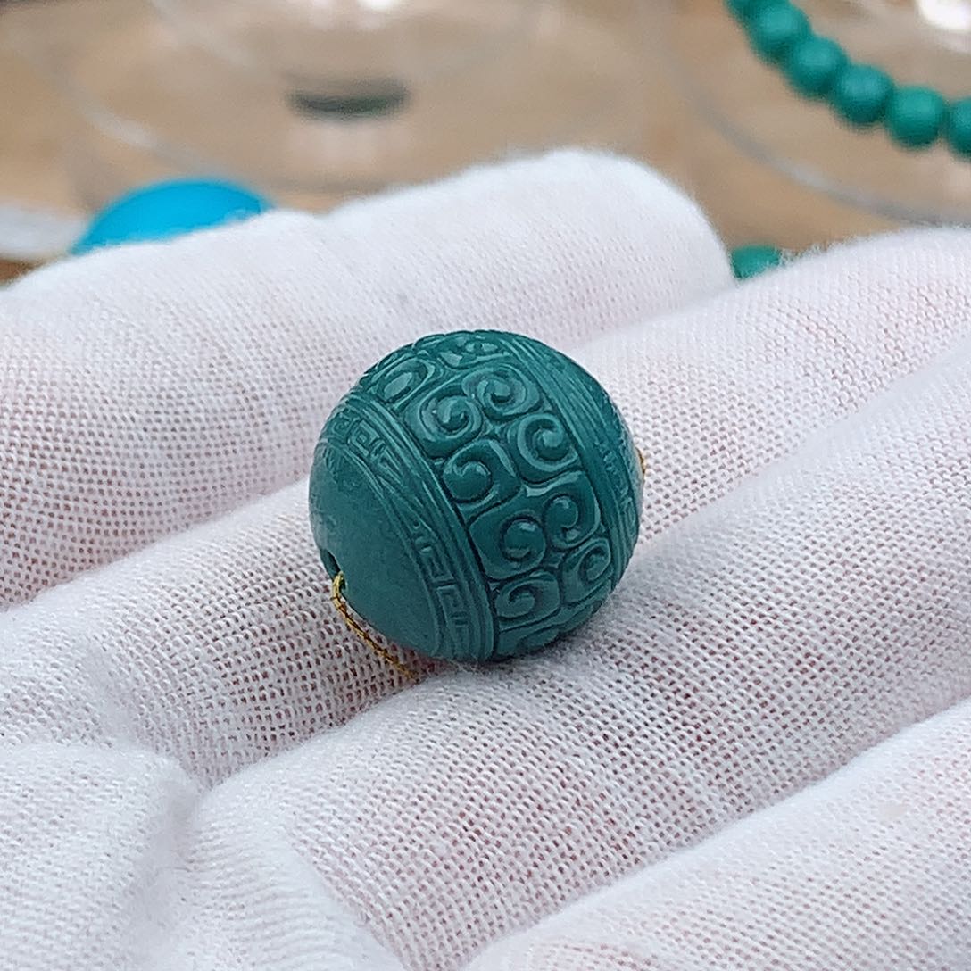 绿松石颈饰未镶嵌