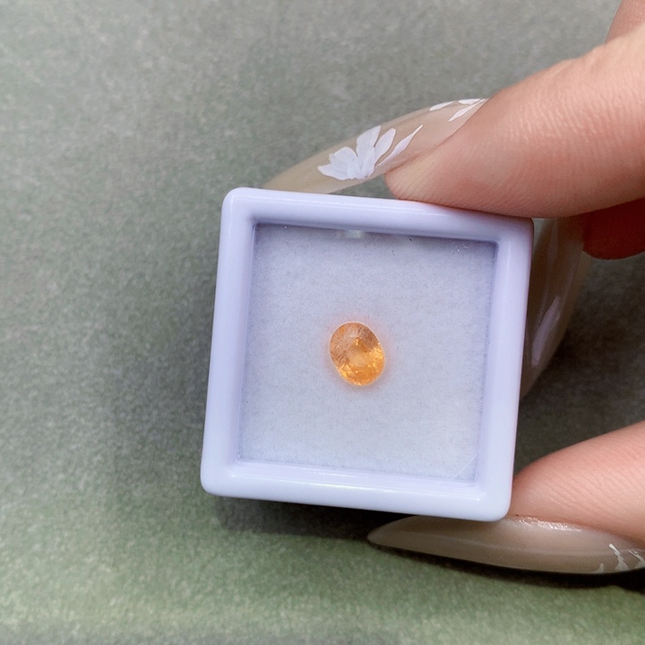 珠宝半成品未镶嵌石榴石（芬达石）