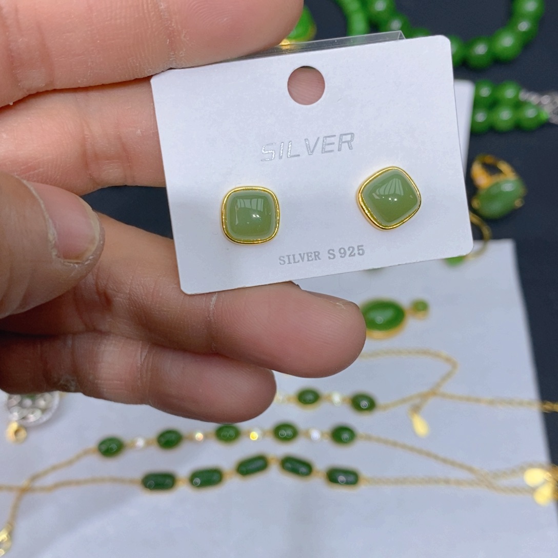 和田玉（碧玉）颈饰银S925镀金镶嵌