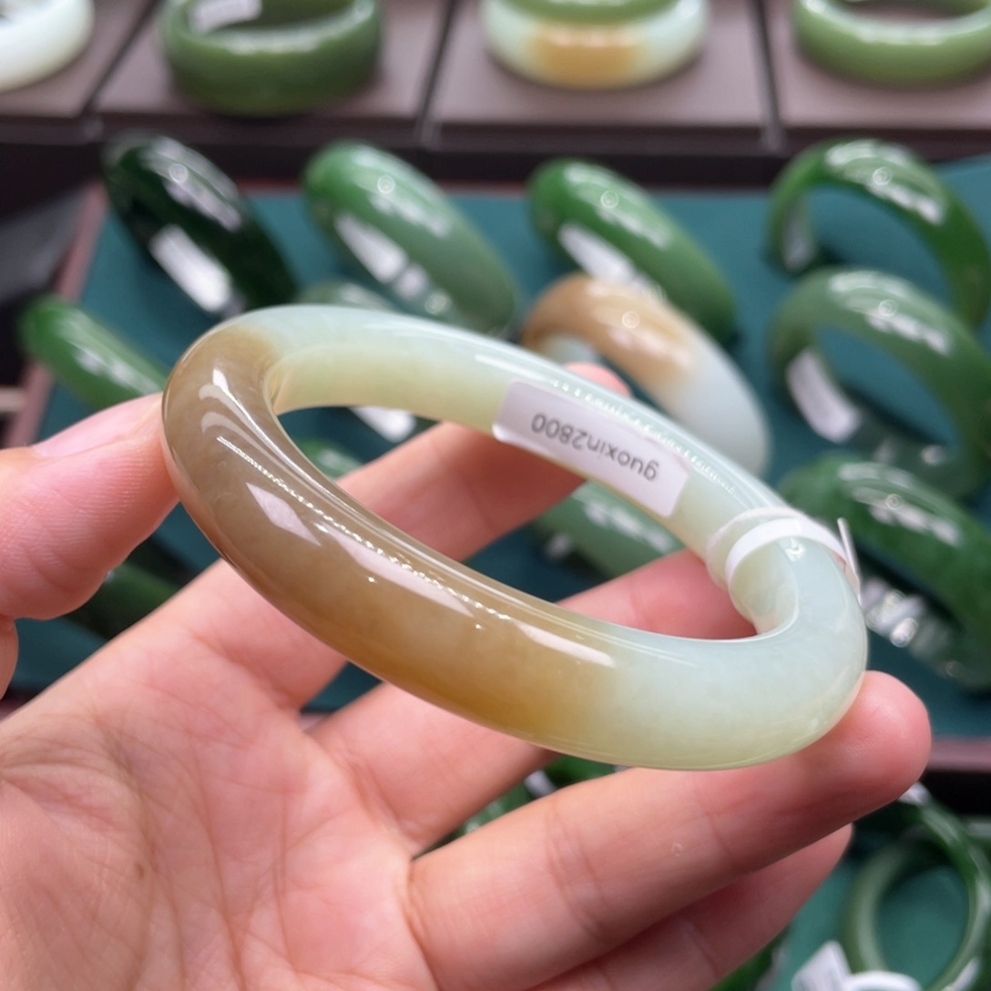 未镶嵌手镯和田玉（糖玉）