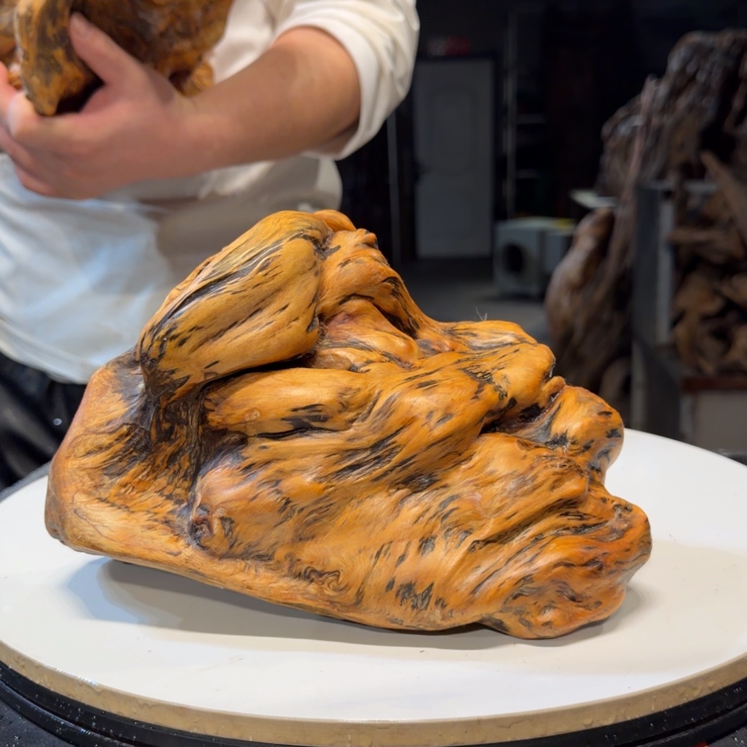 诸***相木王一刀琥珀木摆件152