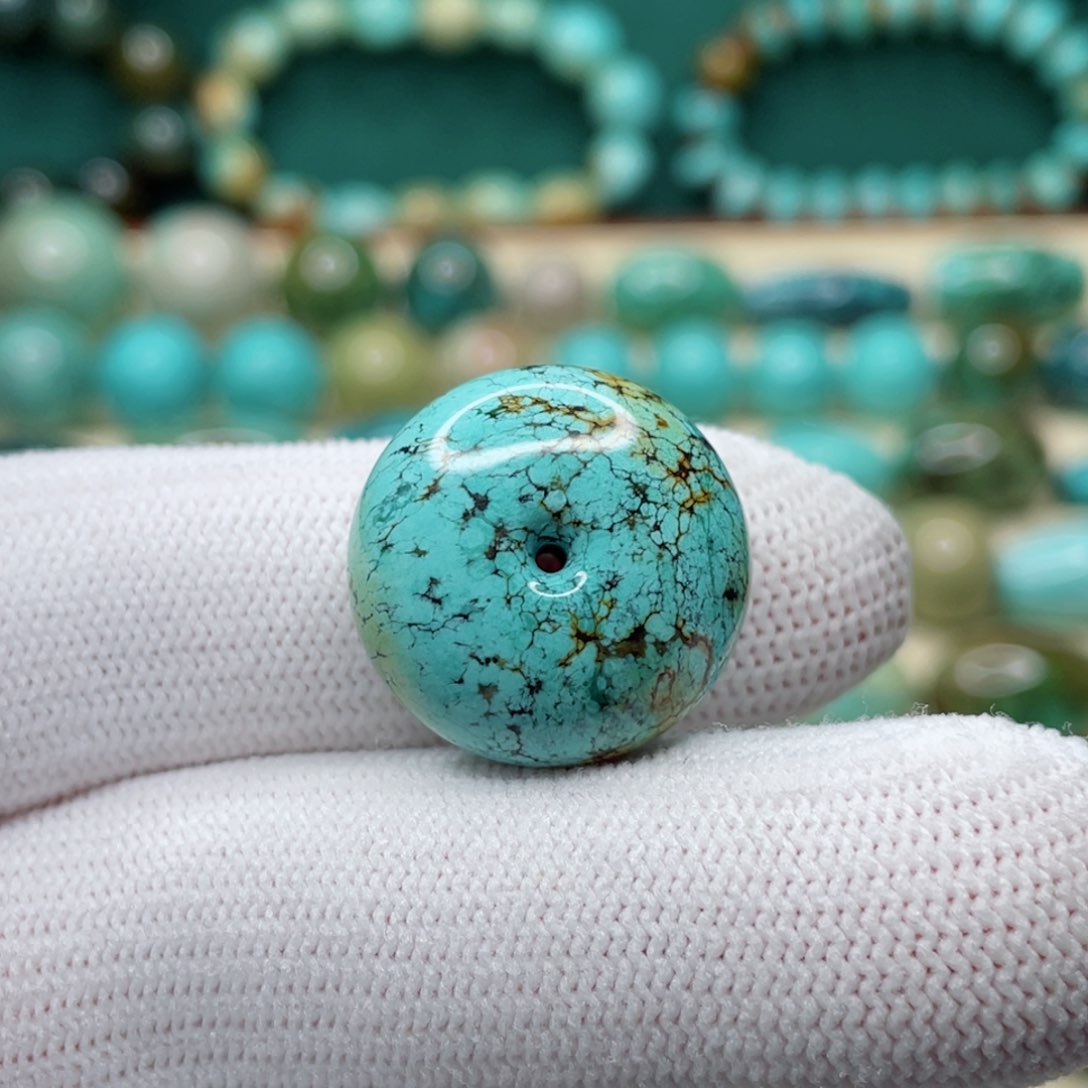 绿松石未镶嵌颈饰