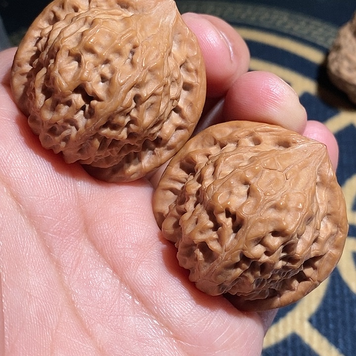 【闪购商品】文玩核桃吊坠心***?龙公子
