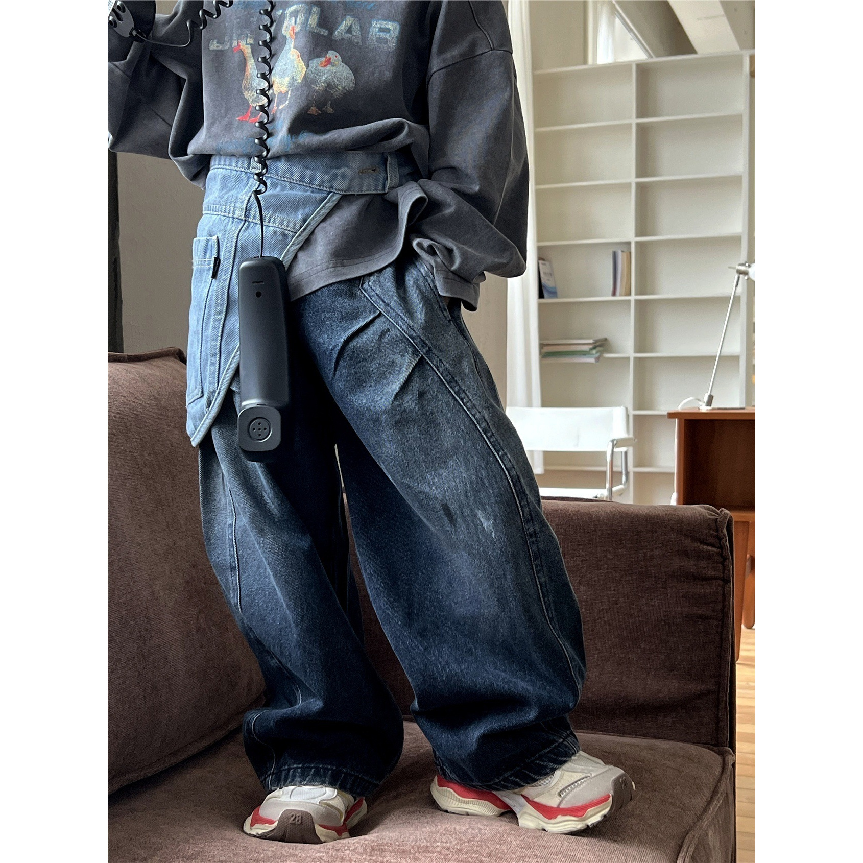 秋季宽松牛仔裤2025秋款韩版儿童牛仔长裤立体剪裁画油漆风格适