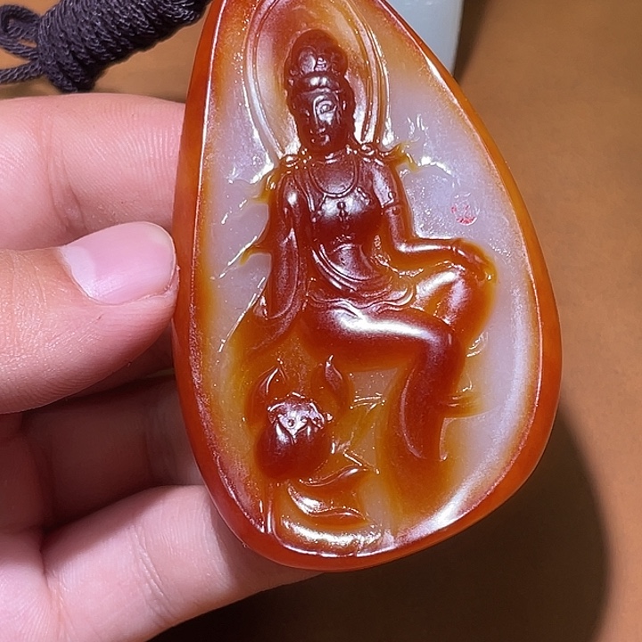 管***员颈饰未镶嵌和田玉CC