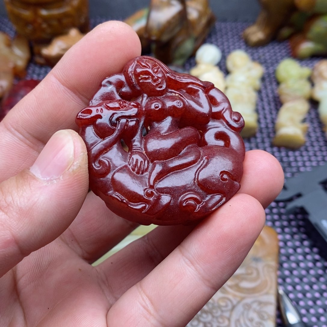 蛇纹石玉颈饰未镶嵌